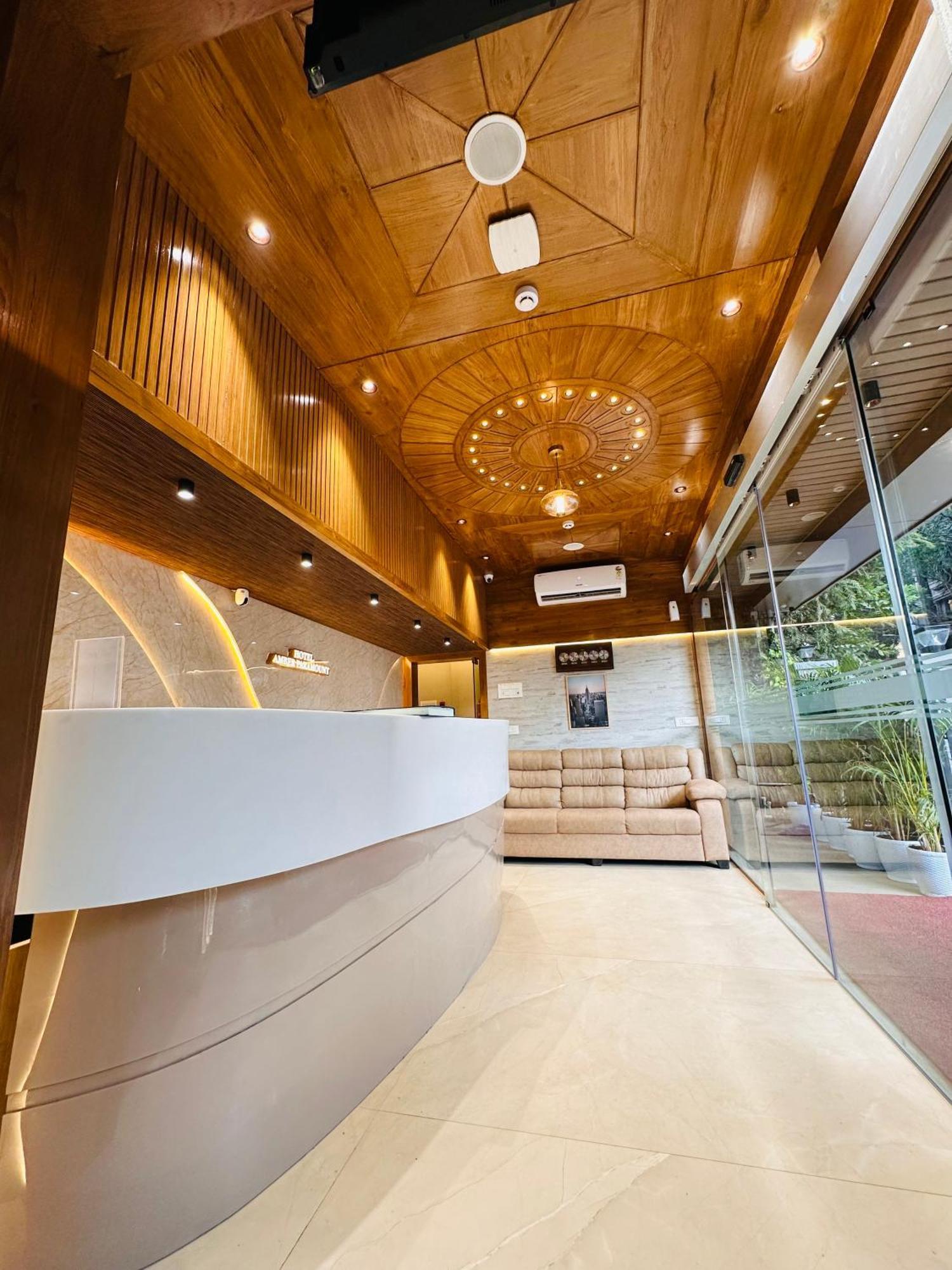Hotel Amber Paramount Bombaim Exterior foto
